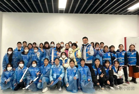 儋州首届群星演唱会志愿者服务闪耀全场，助力音乐盛宴